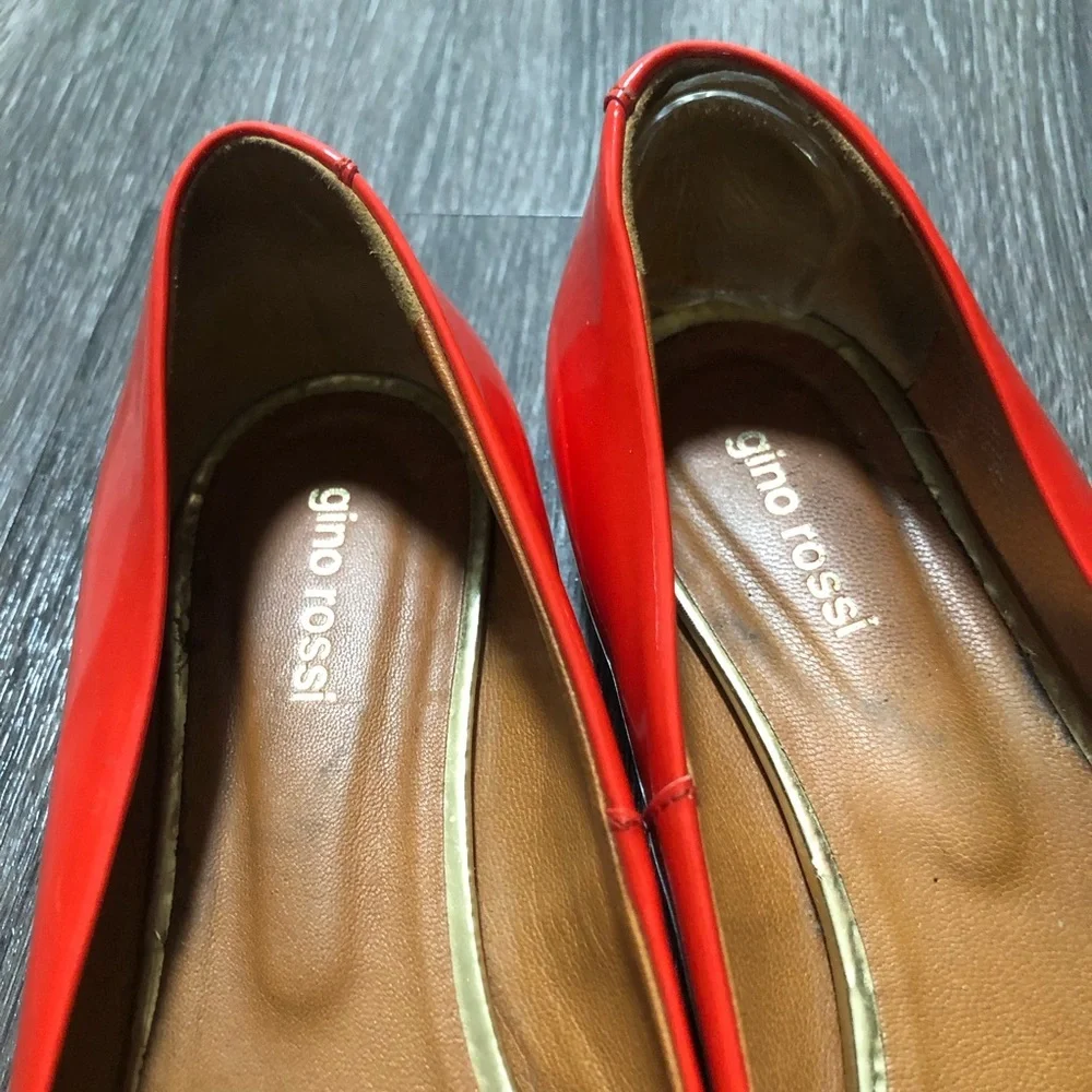 Gino Rossi Italy Coral/Red/Orange Patent Leather Gold Buckle Flats - 38